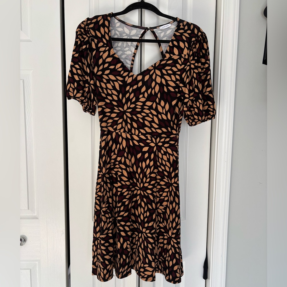 Elegant Black and Tan Patterned Dress